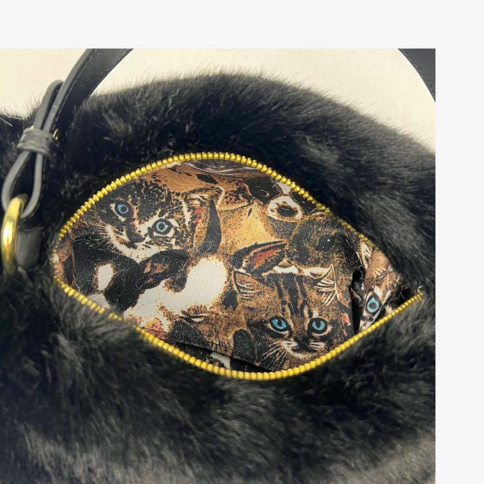 Realistic Cat Bag That Turns Heads Everywhere