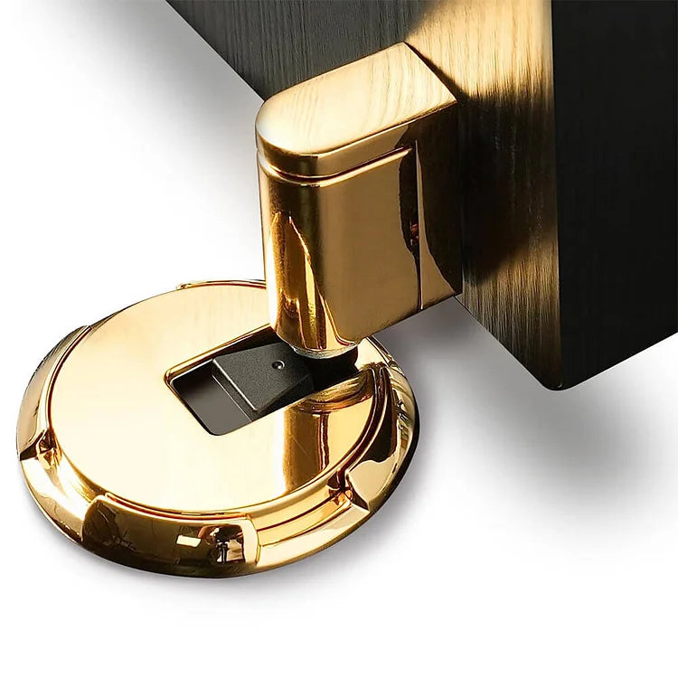 DoorDock™ | This stopper holds even heavy doors in place with ease