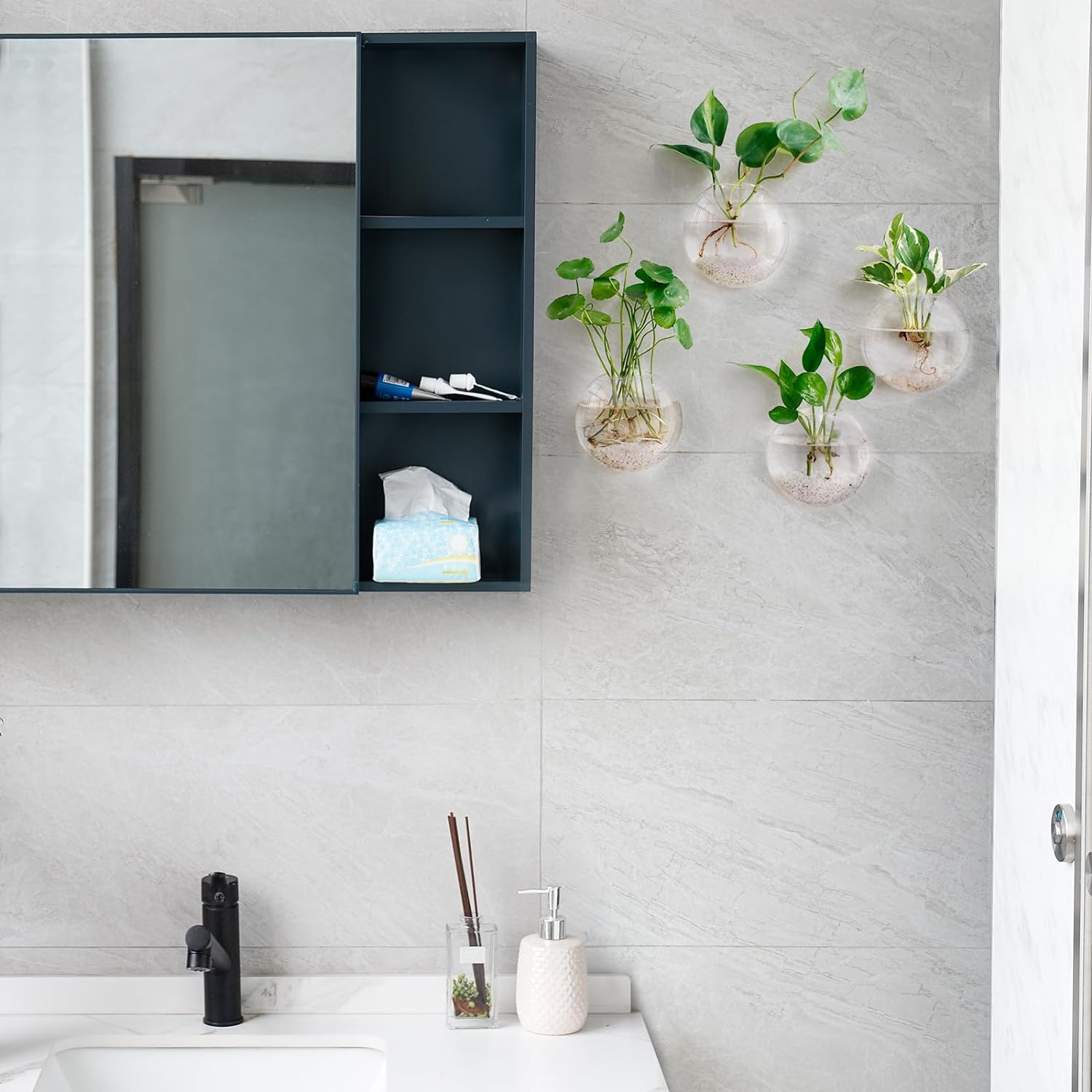 Globeo™ – Give Your Plants a Stylish New Home and Bring Your Walls to Life!