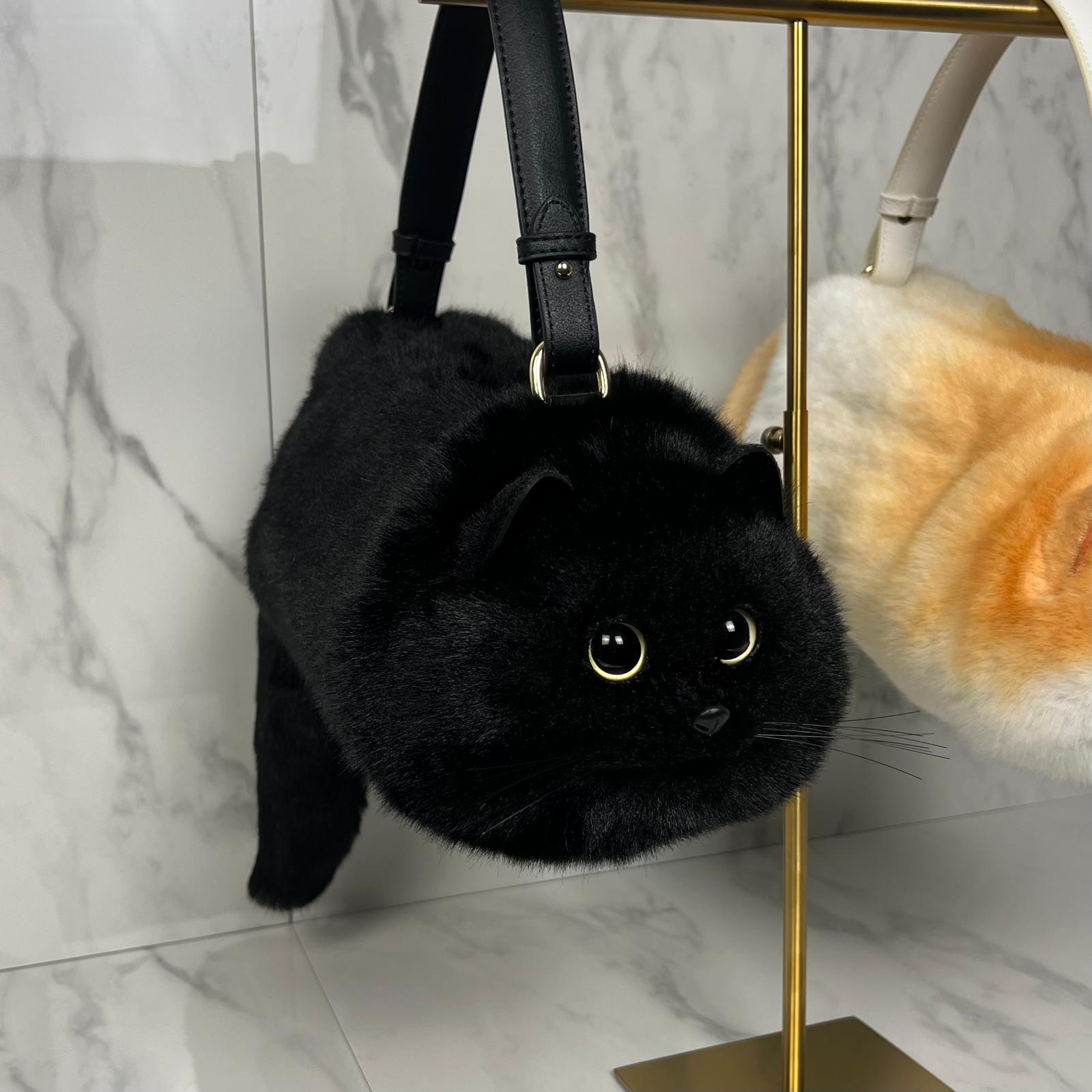 Realistic Cat Bag That Turns Heads Everywhere