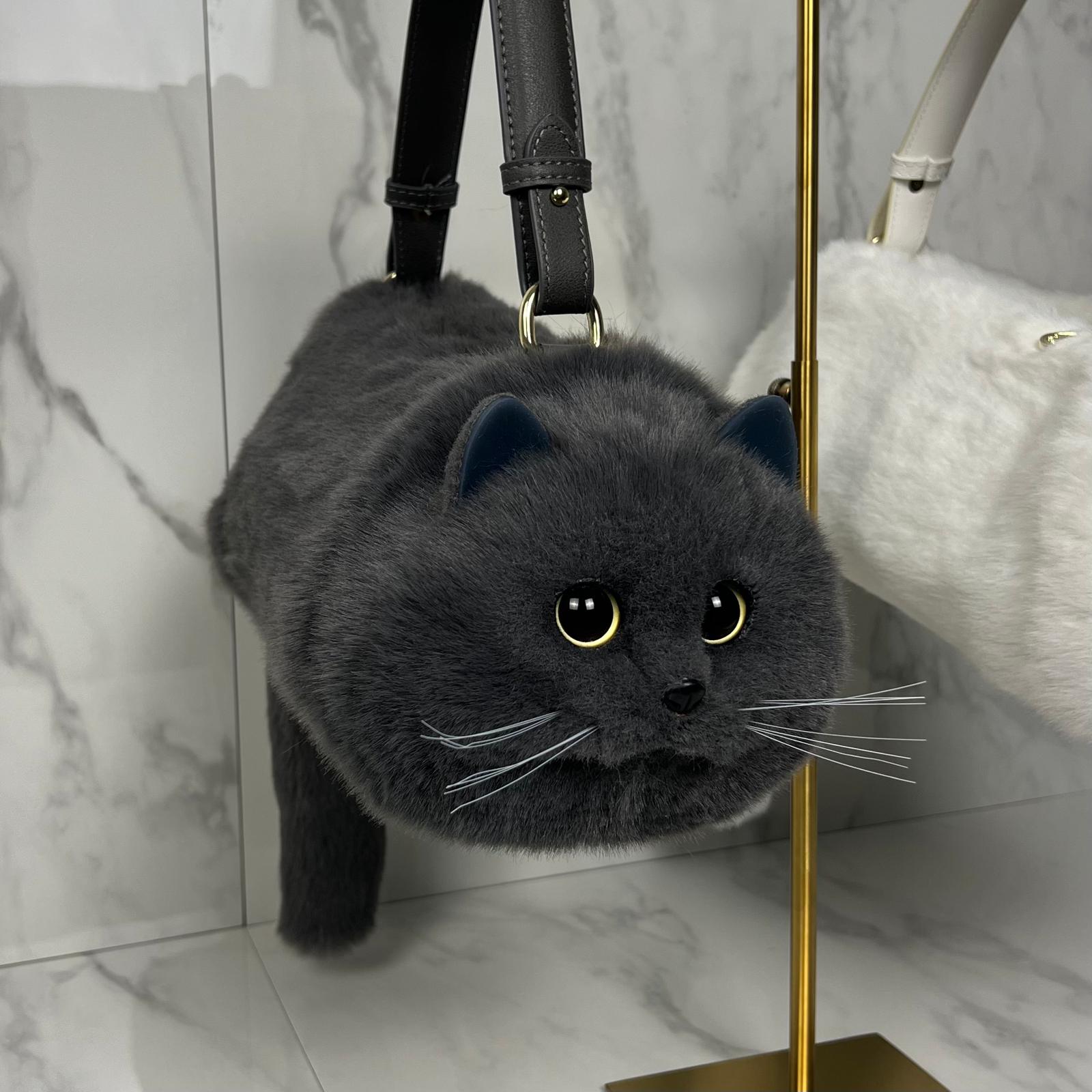 Realistic Cat Bag That Turns Heads Everywhere