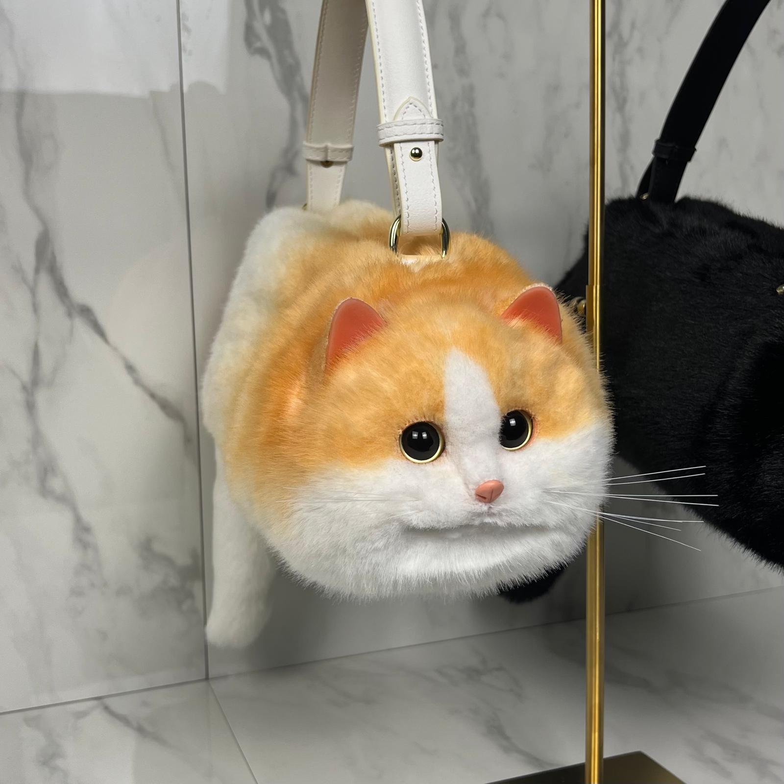 Realistic Cat Bag That Turns Heads Everywhere