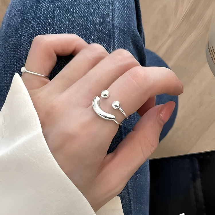 SmiliRing | A Smile at Your Fingertips