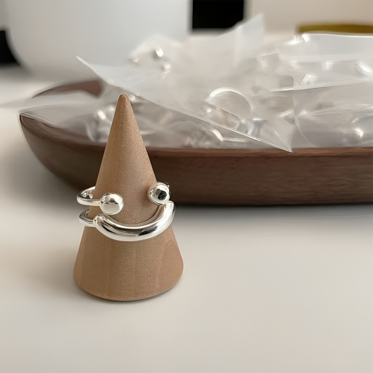 SmiliRing | A Smile at Your Fingertips