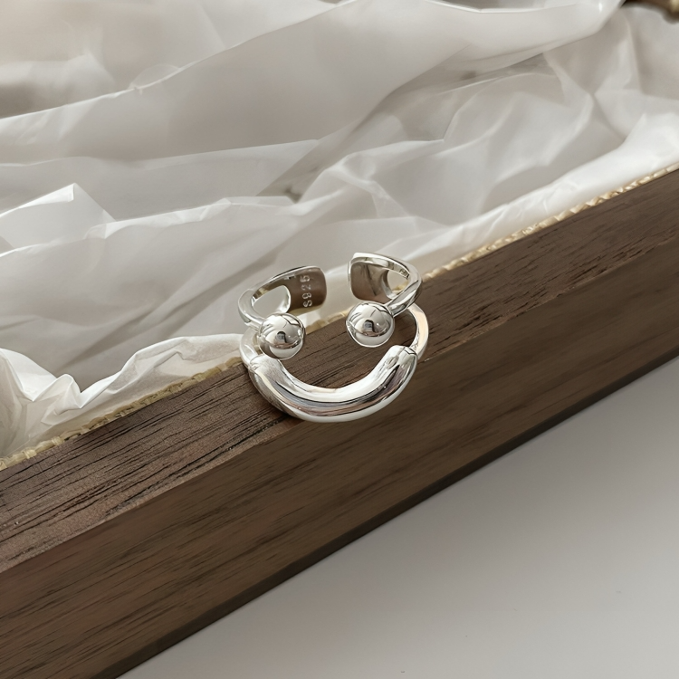 SmiliRing | A Smile at Your Fingertips